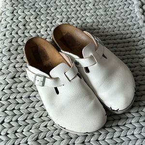 Awesome and rare Birkenstock non slip shoes.